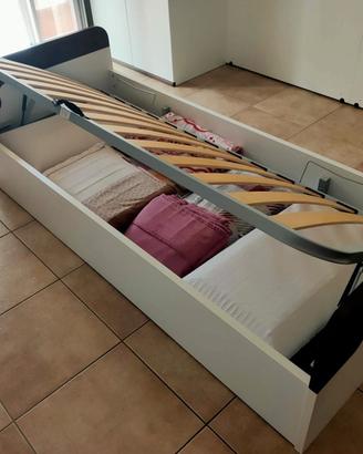 letto singolo con cassettone 