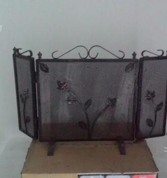Parascintille e Griglia barbecue usate per Camino