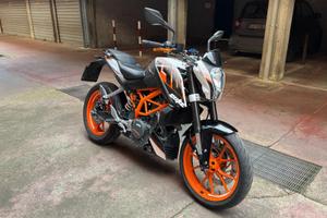 KTM DUKE 390 abs