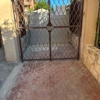 Cancello d’ingresso doppio con serratura automatic