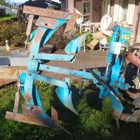 Aratro Voltaorecchio ribaltamento idraulico 180°