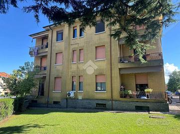 2 LOCALI A CARATE BRIANZA