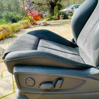 Audi Q5 sedili in pelle e alcantara