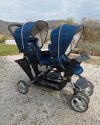 Passeggino gemellare/fratellare