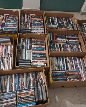 lotto di 718 DVD di vari titoli e generi