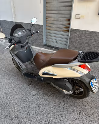 Peugeot Geopolis 300