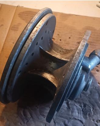 Mozzo ruota anteriore Ducati