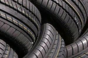 Pneumatici usati seminuovi al dettaglio/stock.