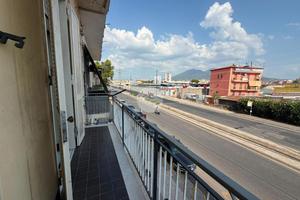 2 LOCALI A NAPOLI