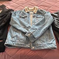 Giubbotti in Lana Jeans ed Ecopelle.