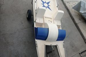 Pedalo' completo di carrello d'alaggio