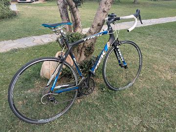 bicicletta Trek Madone 4.5