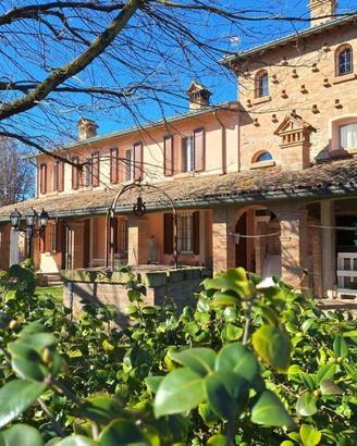 Casa indipendente di 330 m² con più di 5 locali e 