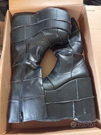 stivali con zeppa alta 45