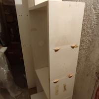 Scaffalatura da parete bianca