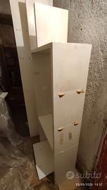 Scaffalatura da parete bianca