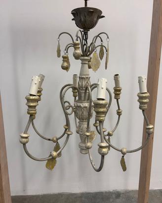 Lampadario in legno a 6 luci e gocce dorate