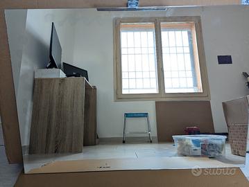 specchio con lampadina a led