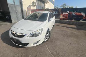 OPEL Astra 1.4 Turbo 140CV Sports Tourer Cosmo