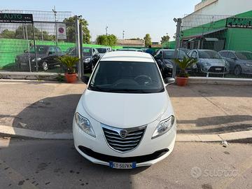 Lancia Ypsilon 1.2 69 BENZINA CV 5 porte S&S Silve