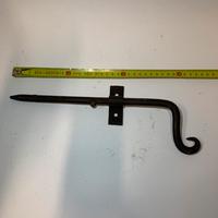 antico chiavistello  forgiato a caldo