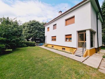 UDINE ZONA OSPEDALE - BIFAMILIARE in CLASSE "B"