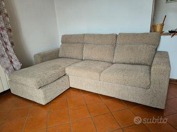 divano in tessuto 