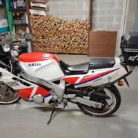 Yamaha fzr 600