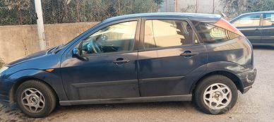 Ford Focus 1,6 benzina anno 2001
