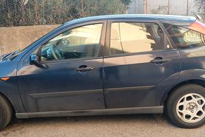 Ford Focus 1,6 benzina anno 2001