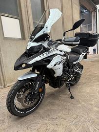 Benelli 502x