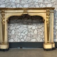 Caminetto in legno - cornice caminetto decorativa