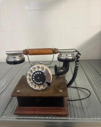 Telefono a cornetta d”epoca