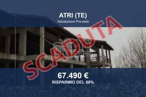 Immobile in asta di 1086 m² con box auto doppio a 