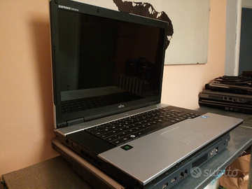 NoteBook fuijtsu Esprimo V6555