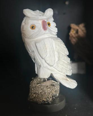 Gufo in onice bianco e pirite