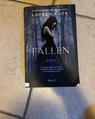 Fallen di Lauren Kate - Romanzo Fantasy Cult