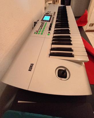 Korg I3 ARRANGER WORKSTATION 