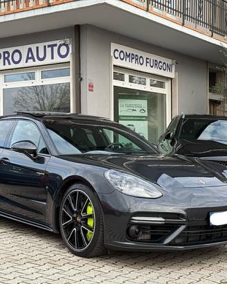 Porsche Panamera 4.0 Turbo S E-Hybrid Sport Turism