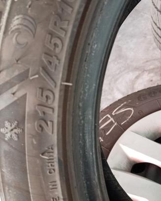 4 gomme invernali 215 / 45 R 16