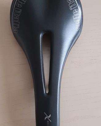 SELLE ITALIA XCROSS CARBON 140 GRAMMI COME NUOVA!!