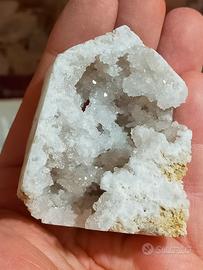 Geode di Quarzo Bianco Naturale 7x6cm 