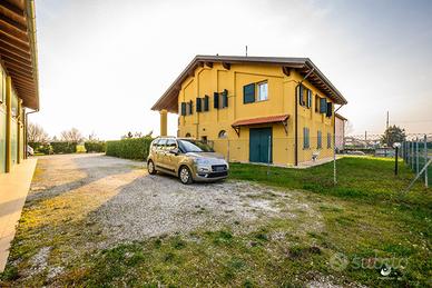 TRILOCALE AL PRIMO PIANO IN ZONA TRANQUILLA