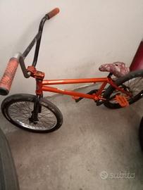 BMX arancione