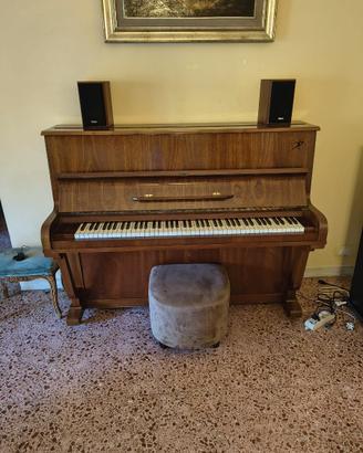 Pianoforte verticale Doina