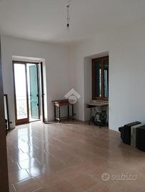 4 LOCALI A BELLEGRA