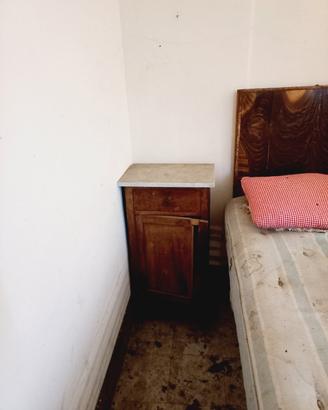 Coppia comodini in legno anni '50.