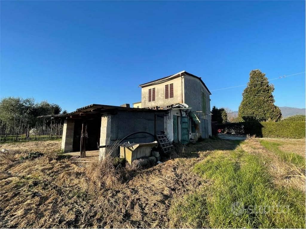 Rustico / Casale di 130 m² con 4 locali a Lucca - Vista 2