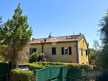 VILLA A SCHIERA A SIROLO