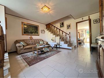 NEL CUORE DEL PAESE - CASA INDIPENDENTE CON VISTA